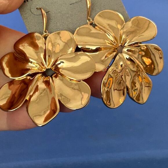 Robert Lee Morris Studio Gold Tone Flower Dangle Earrings NWT - Picture 4 of 6